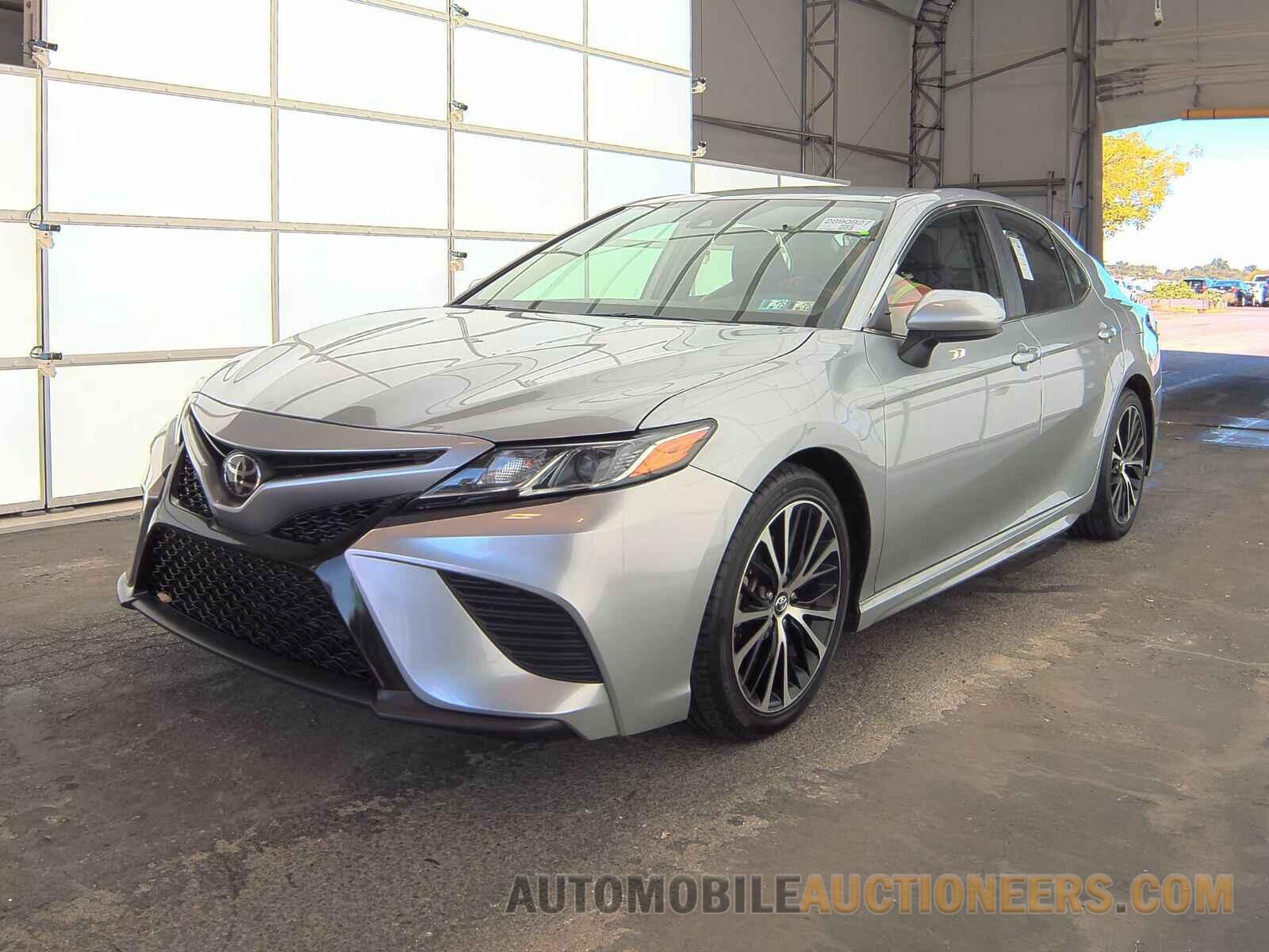 4T1B11HK5KU253209 Toyota Camry 2019