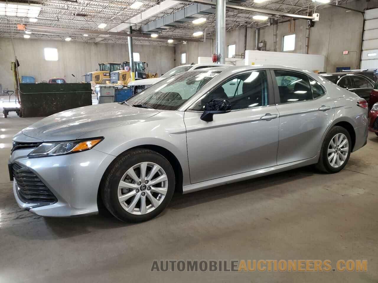 4T1B11HK5KU258698 TOYOTA CAMRY 2019