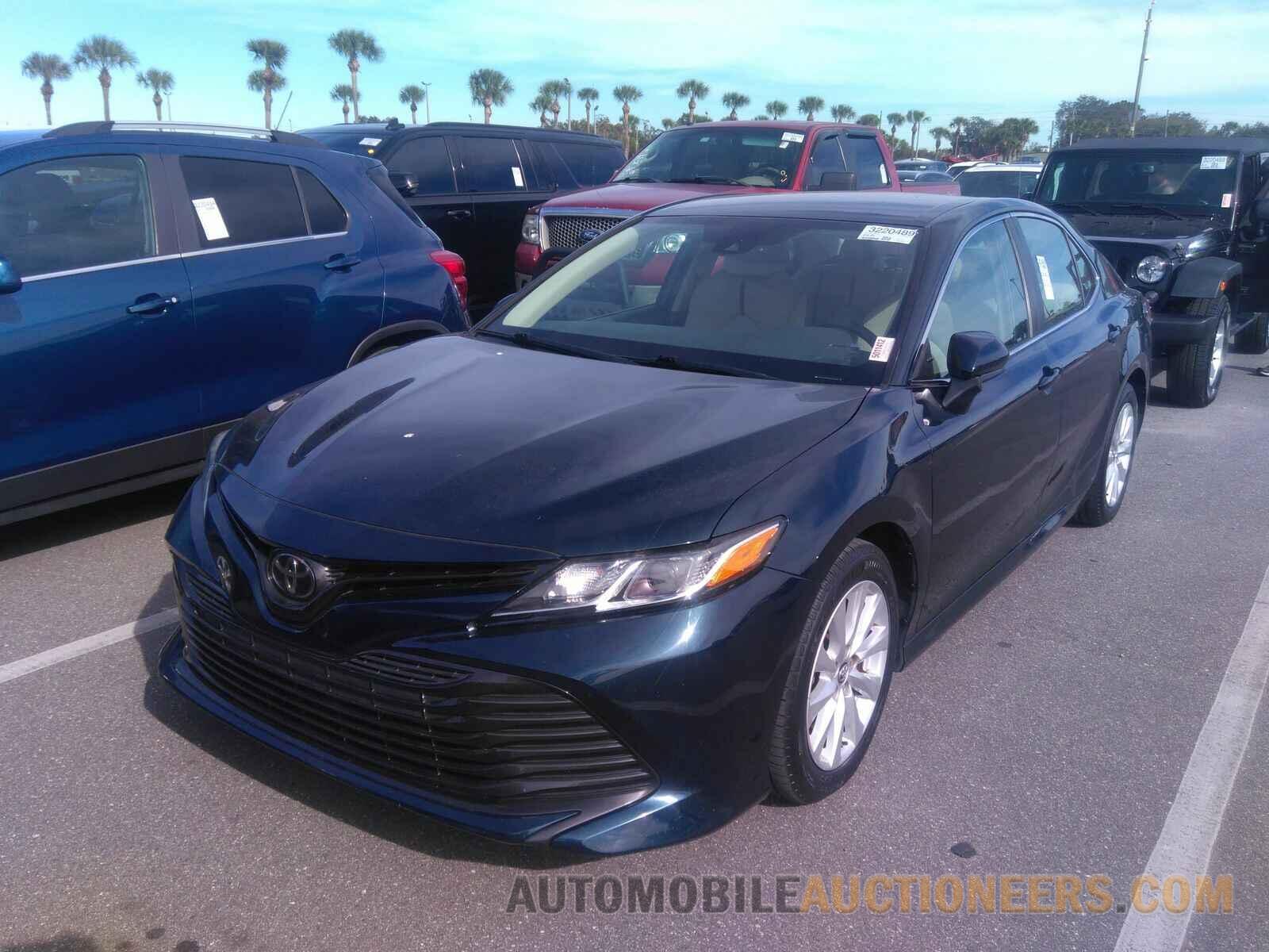 4T1B11HK5KU285481 Toyota Camry LE 2019