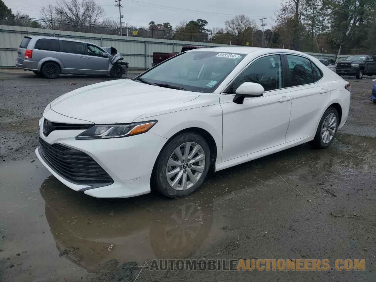 4T1B11HK5KU288123 TOYOTA CAMRY 2019