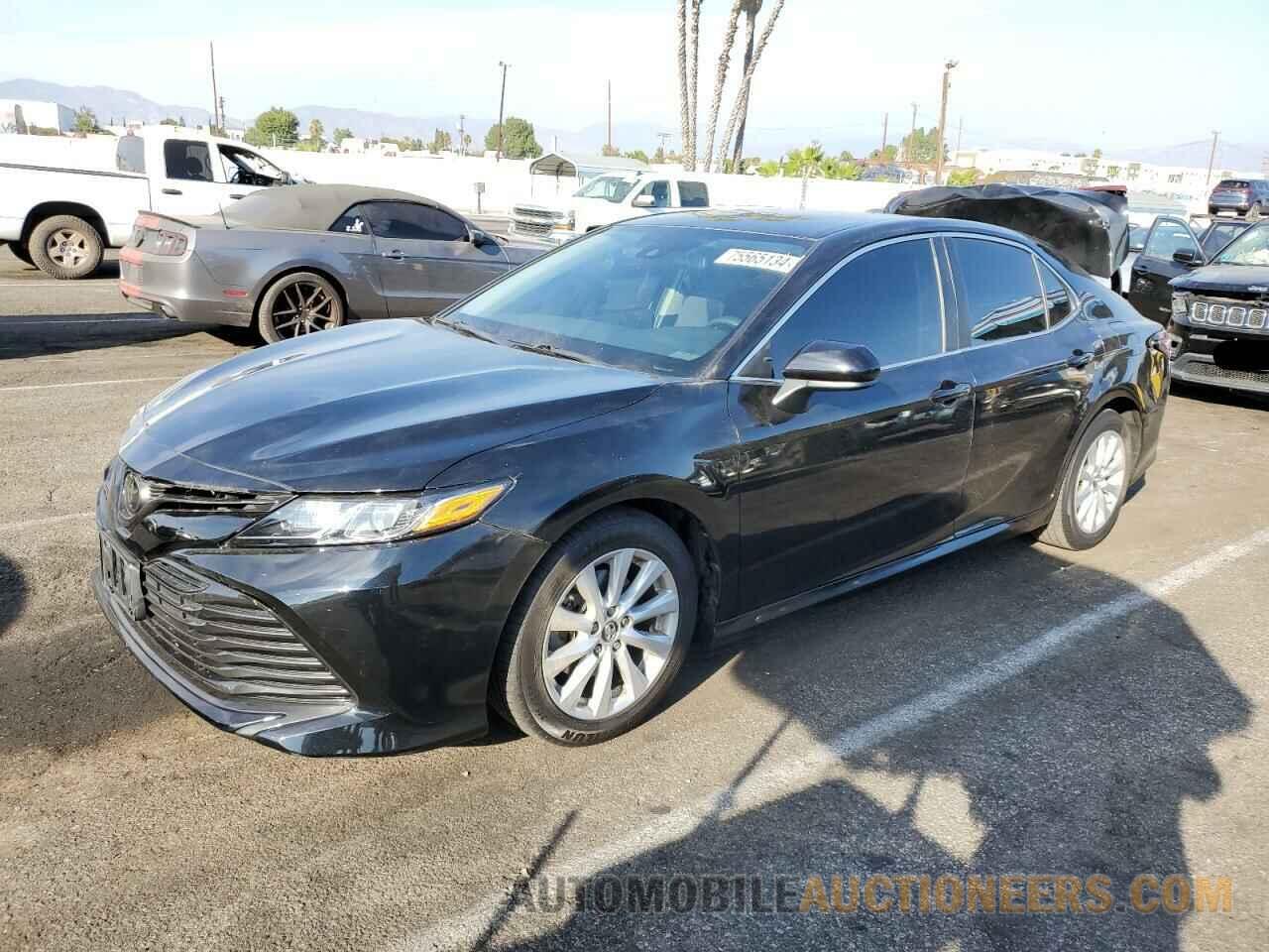 4T1B11HK5KU288963 TOYOTA CAMRY 2019