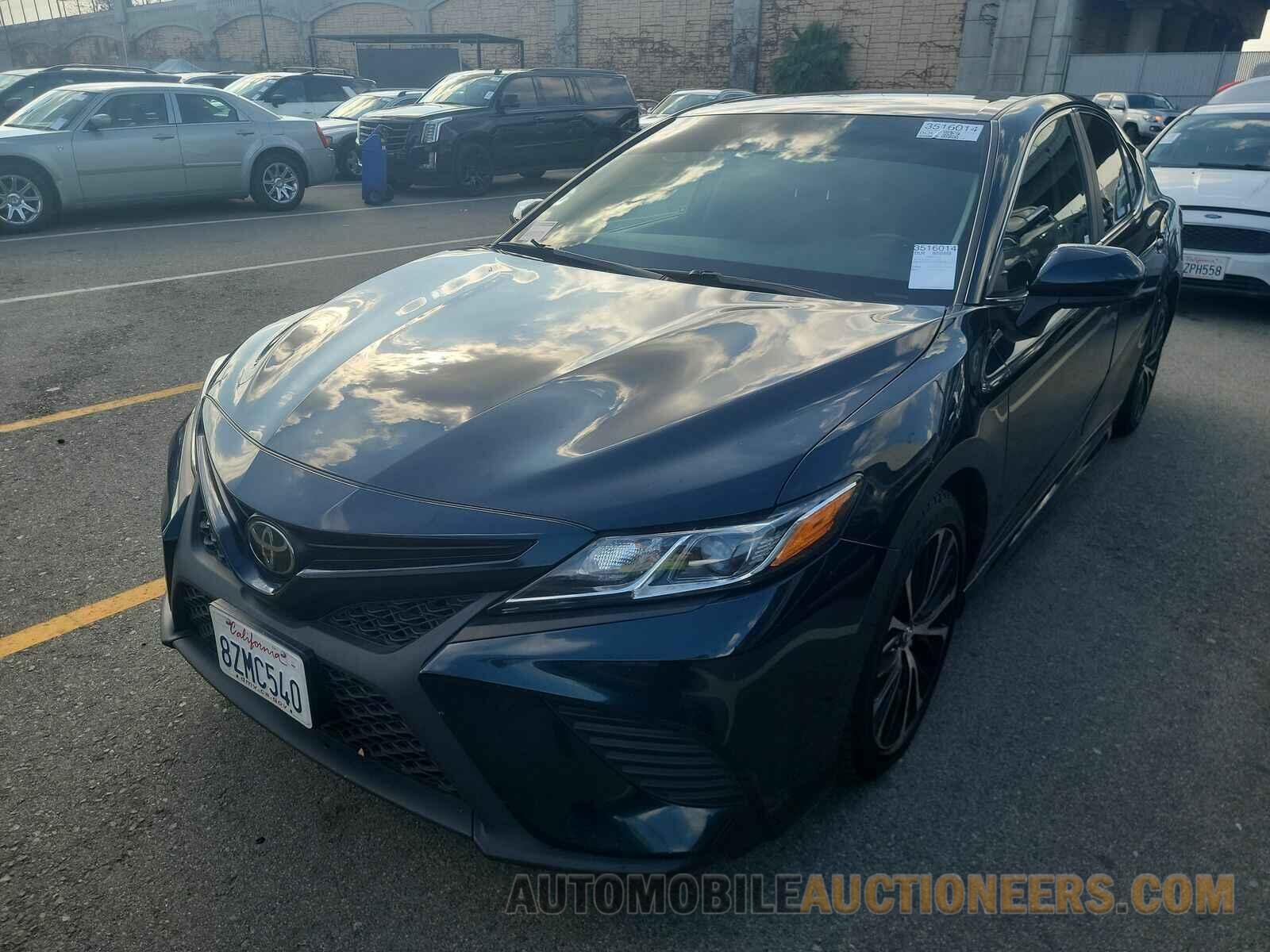 4T1B11HK5KU679501 Toyota Camry 2019