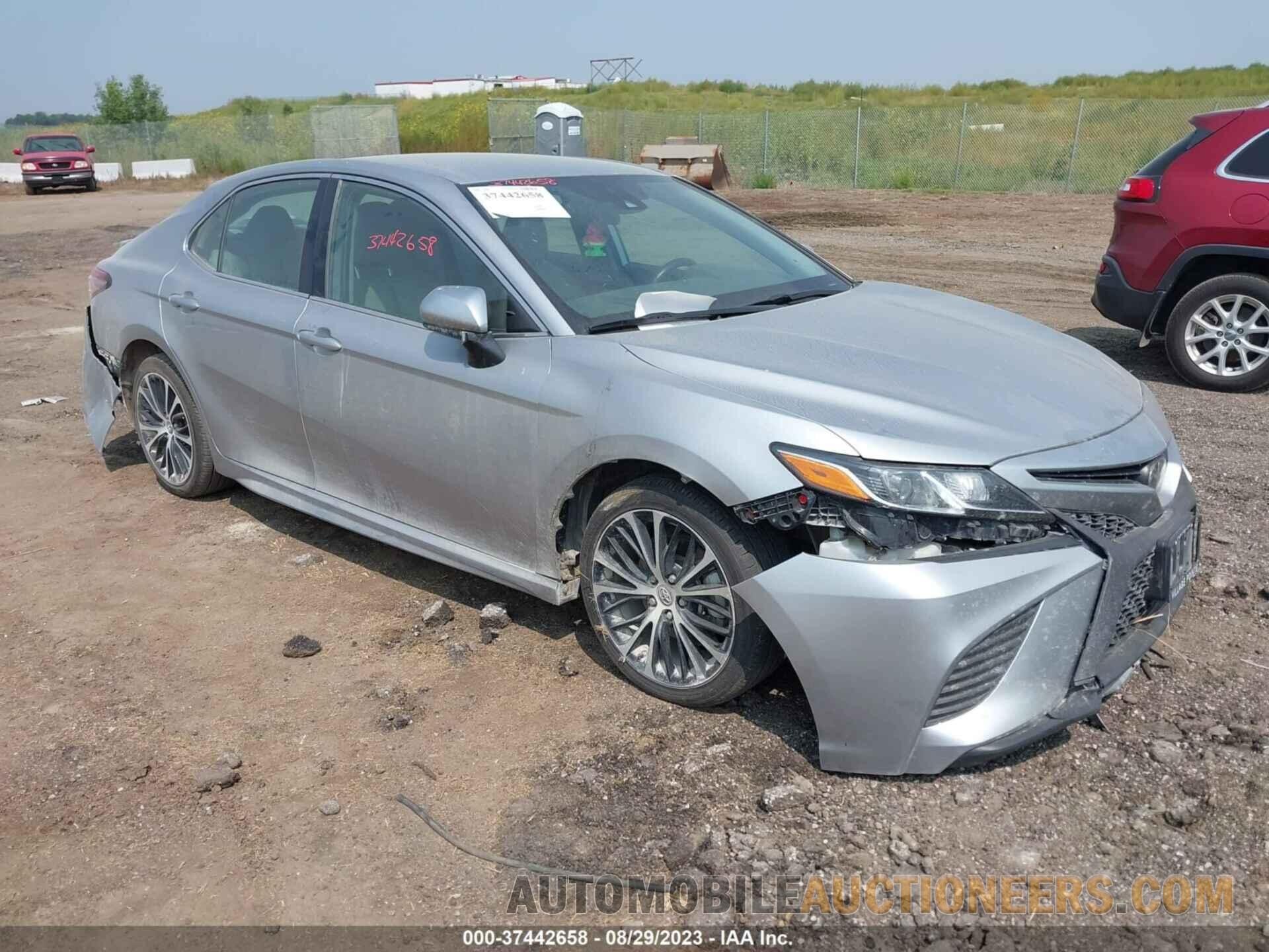 4T1B11HK5KU682592 TOYOTA CAMRY 2019