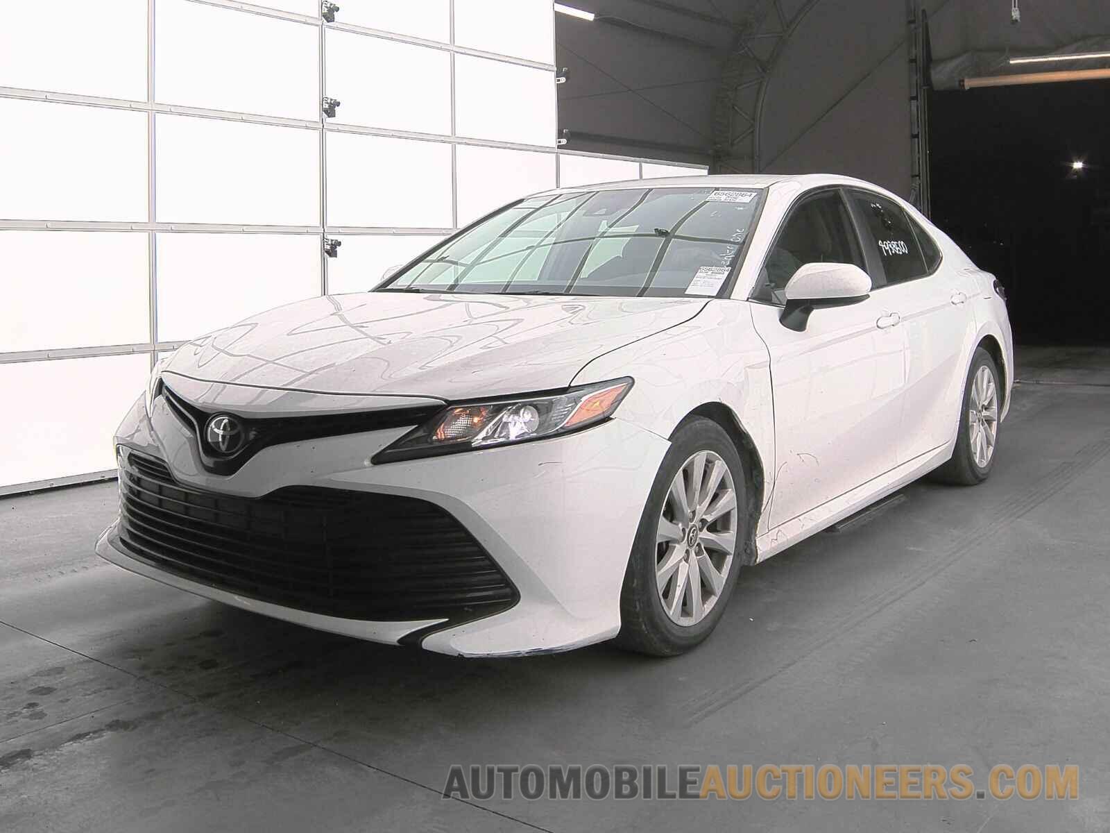 4T1B11HK5KU684827 Toyota Camry 2019