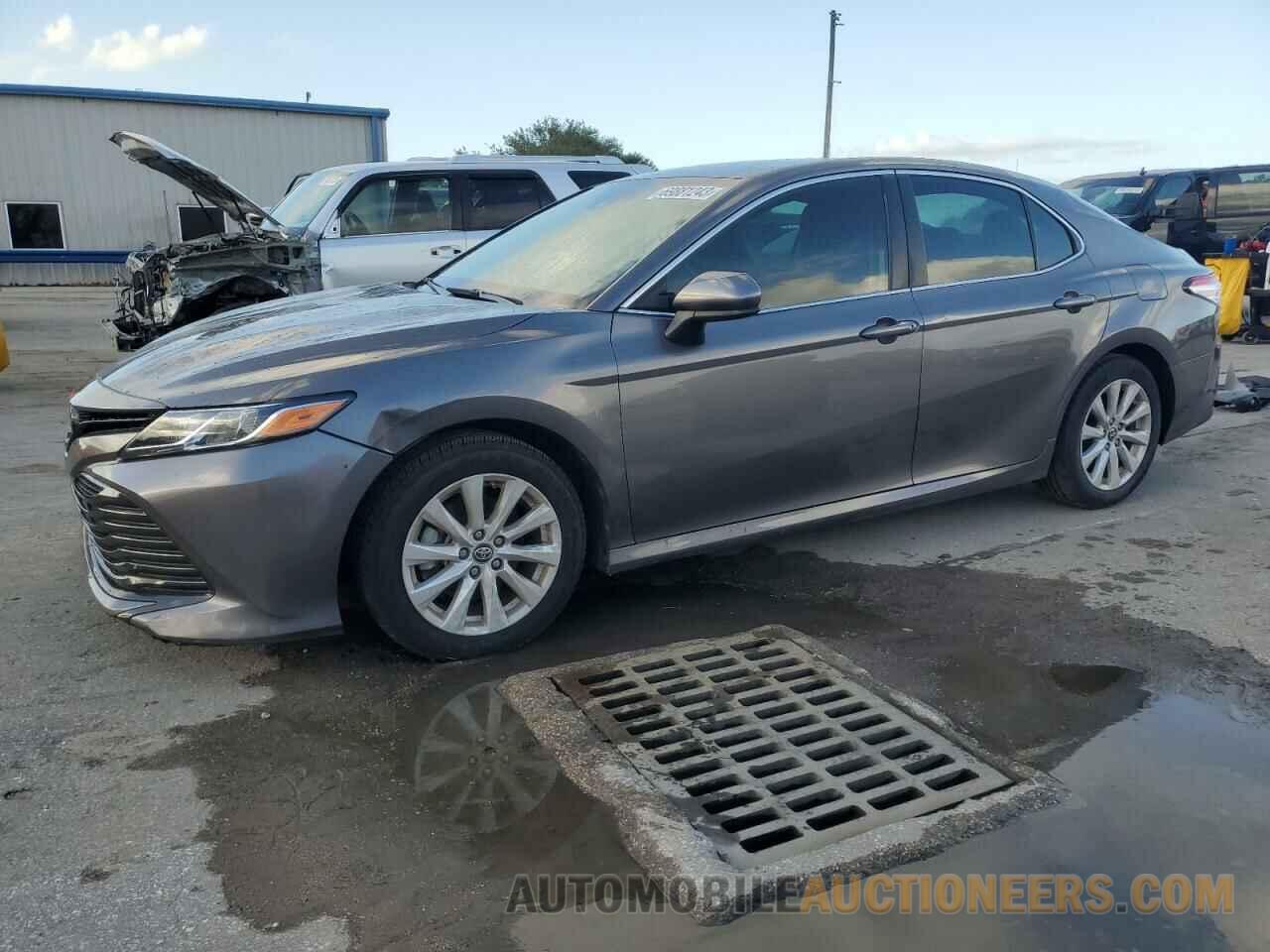 4T1B11HK5KU685623 TOYOTA CAMRY 2019