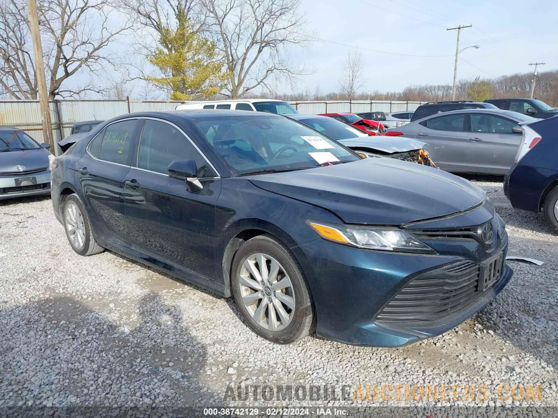 4T1B11HK5KU699957 TOYOTA CAMRY 2019