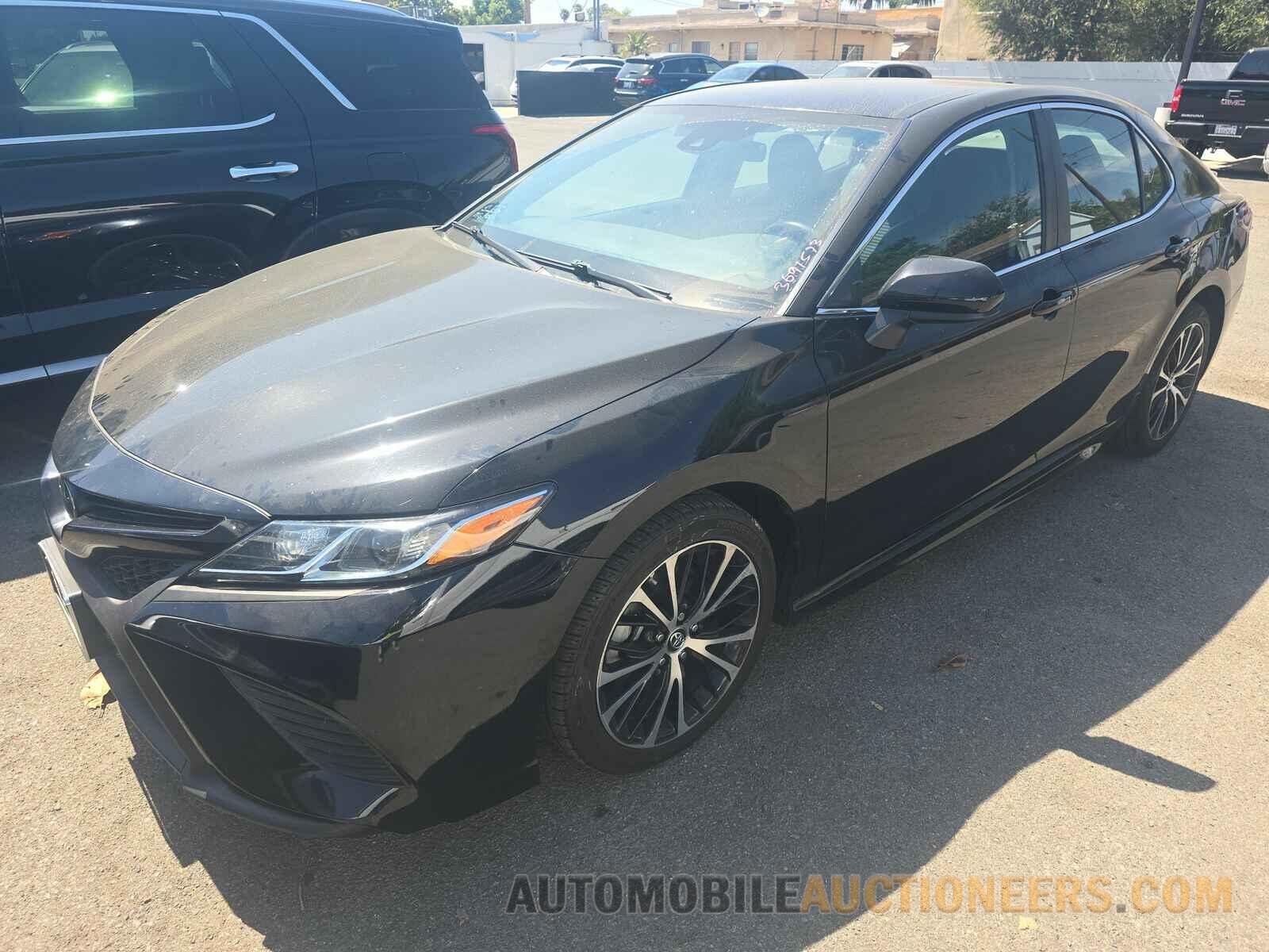 4T1B11HK5KU700668 Toyota Camry 2019