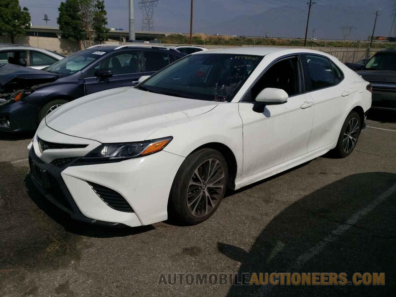 4T1B11HK5KU700895 TOYOTA CAMRY 2019