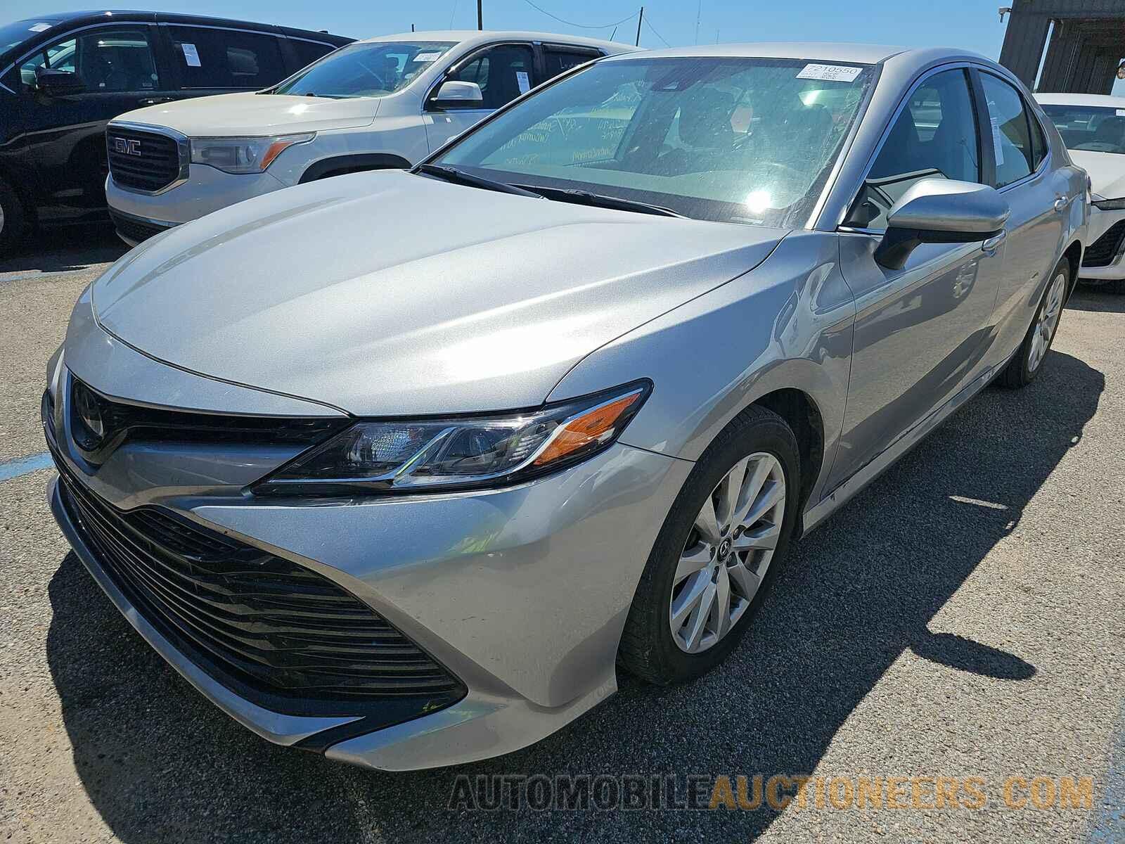 4T1B11HK5KU704509 Toyota Camry 2019