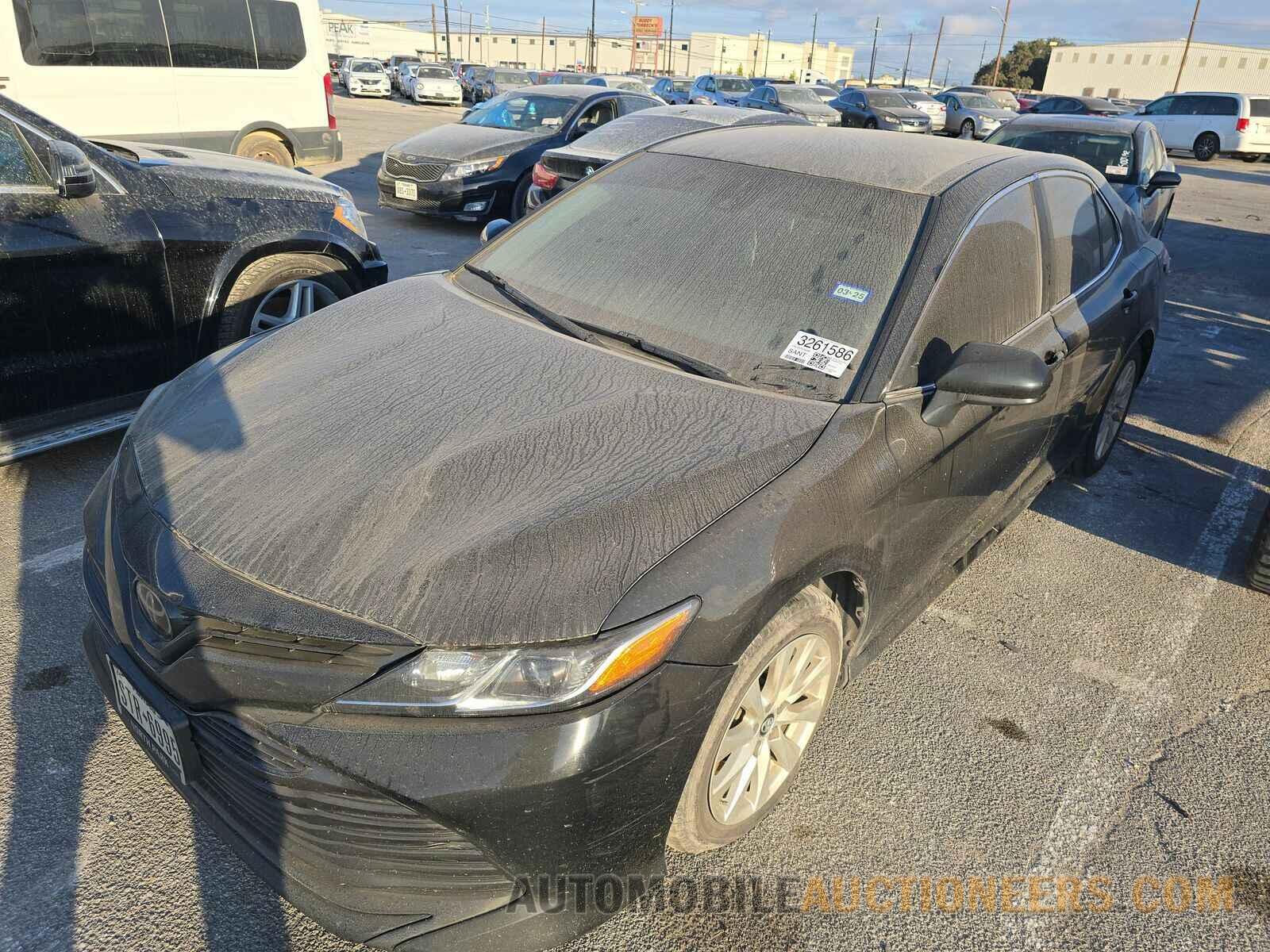 4T1B11HK5KU705496 Toyota Camry 2019