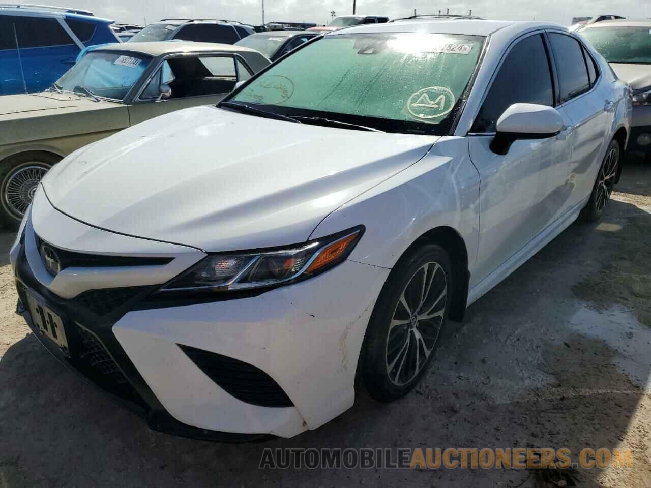 4T1B11HK5KU724646 TOYOTA CAMRY 2019