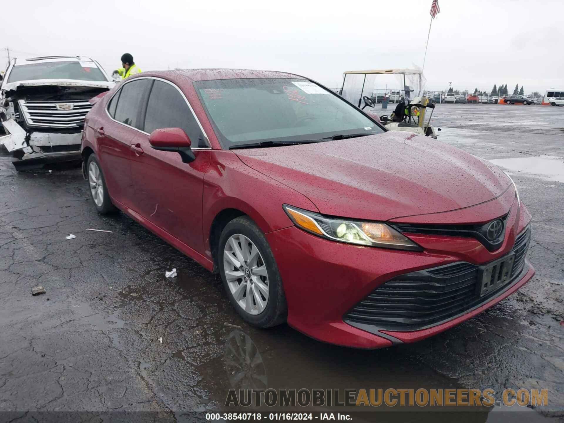 4T1B11HK5KU733976 TOYOTA CAMRY 2019