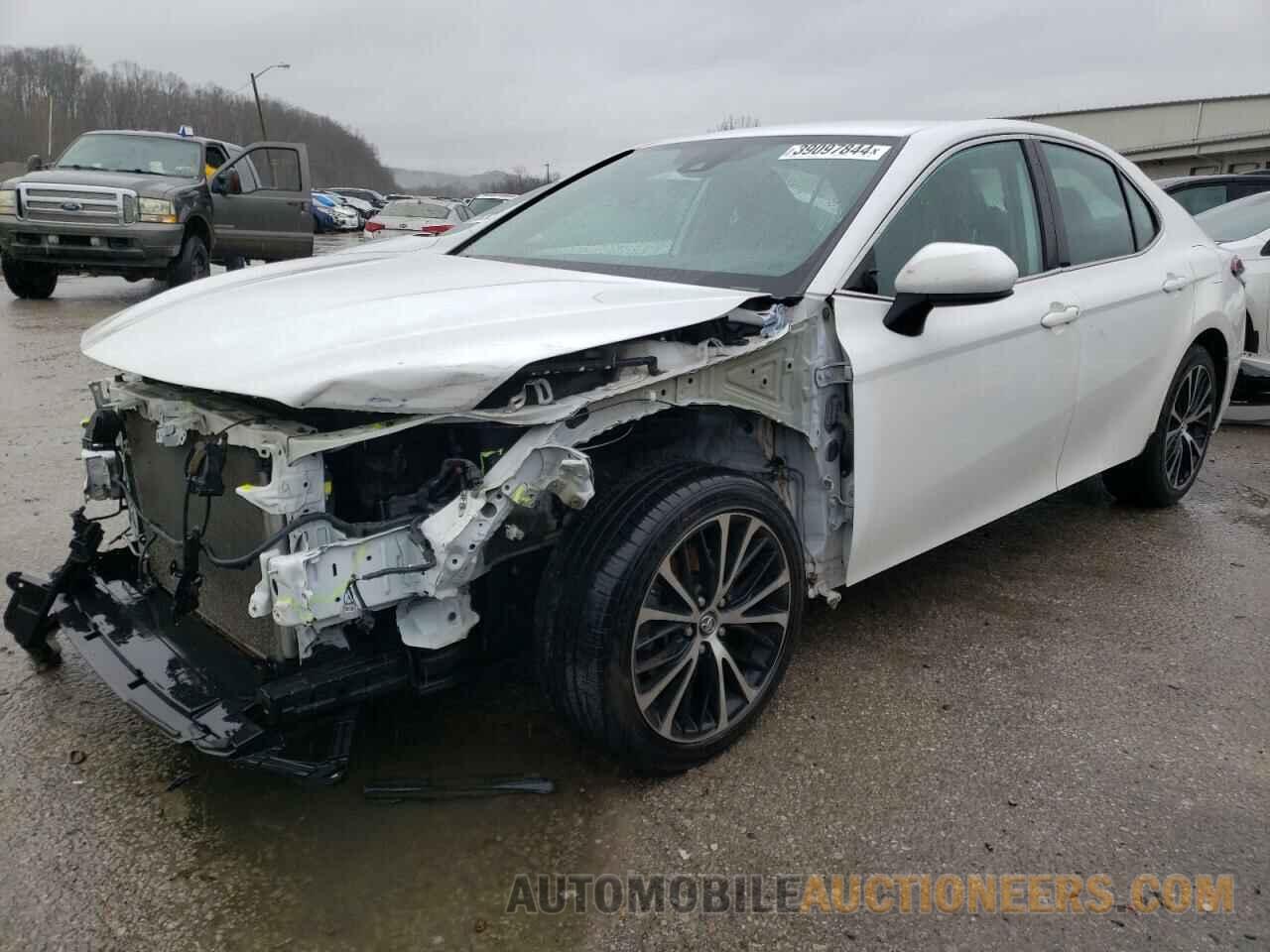 4T1B11HK5KU755878 TOYOTA CAMRY 2019