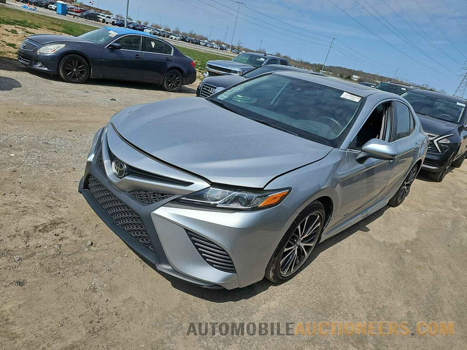 4T1B11HK5KU807056 Toyota Camry 2019