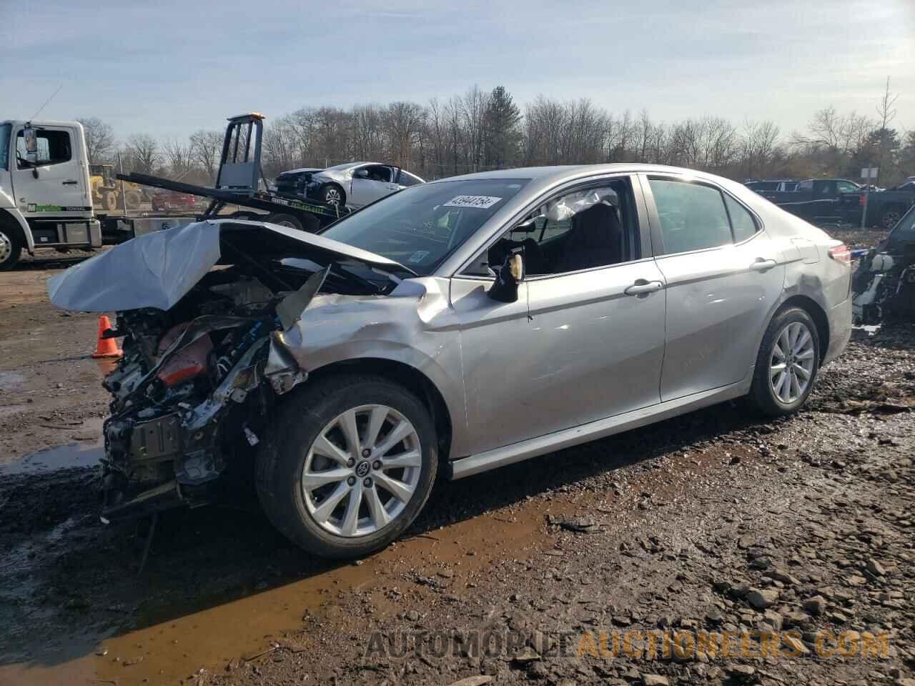 4T1B11HK5KU816209 TOYOTA CAMRY 2019