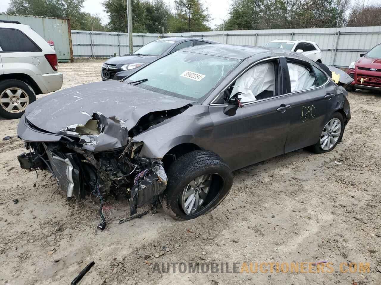 4T1B11HK5KU819143 TOYOTA CAMRY 2019