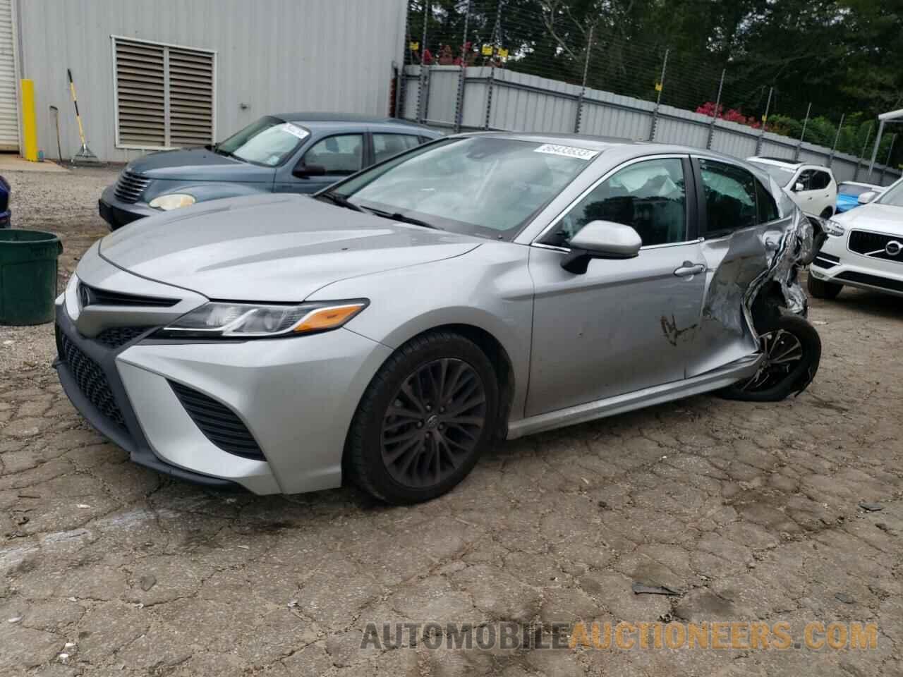 4T1B11HK5KU825640 TOYOTA CAMRY 2019