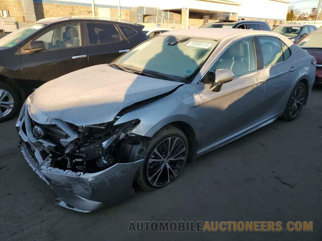 4T1B11HK5KU831793 TOYOTA CAMRY 2019