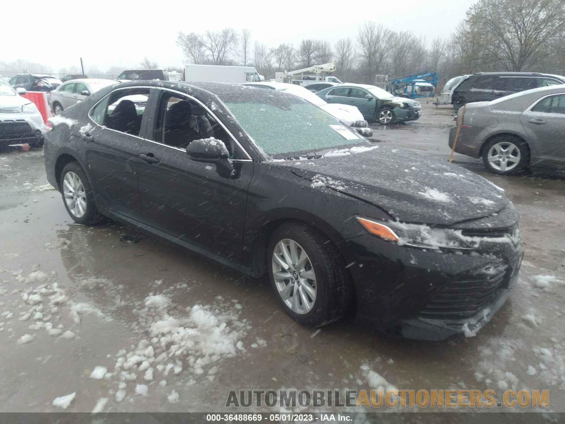 4T1B11HK6JU006733 TOYOTA CAMRY 2018