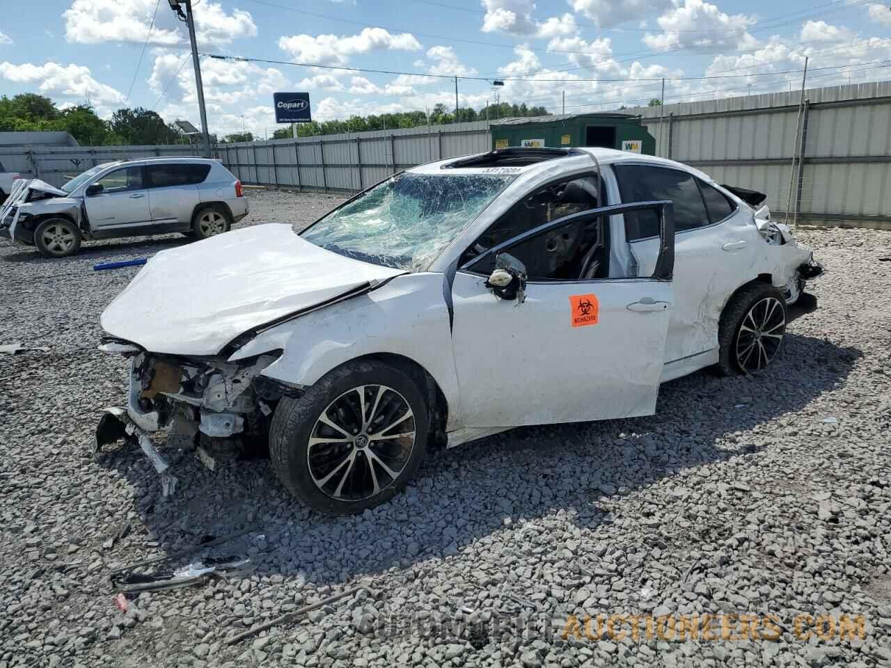 4T1B11HK6JU007462 TOYOTA CAMRY 2018