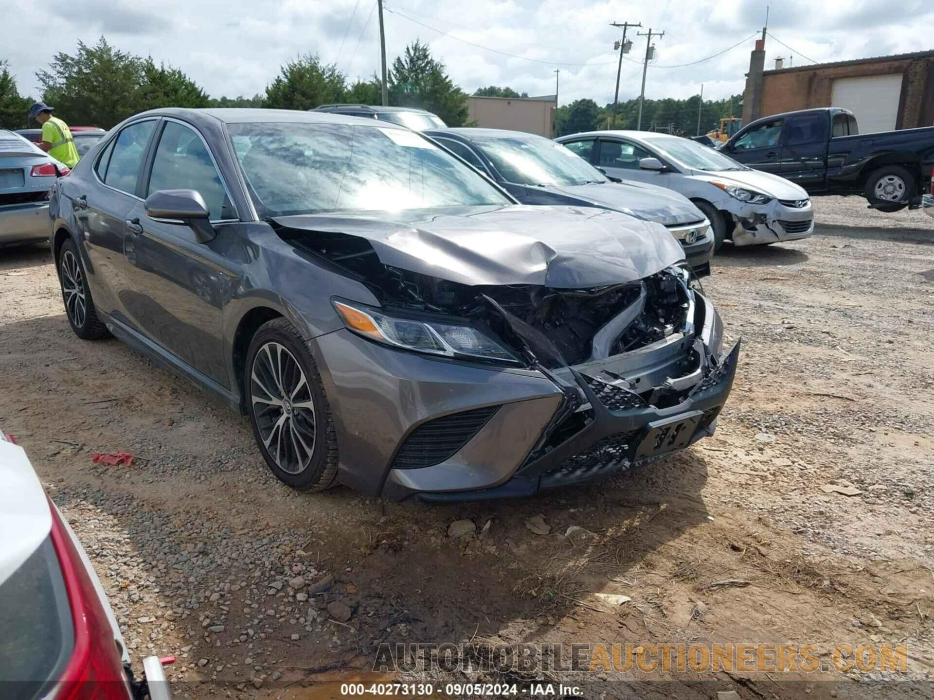 4T1B11HK6JU007476 TOYOTA CAMRY 2018