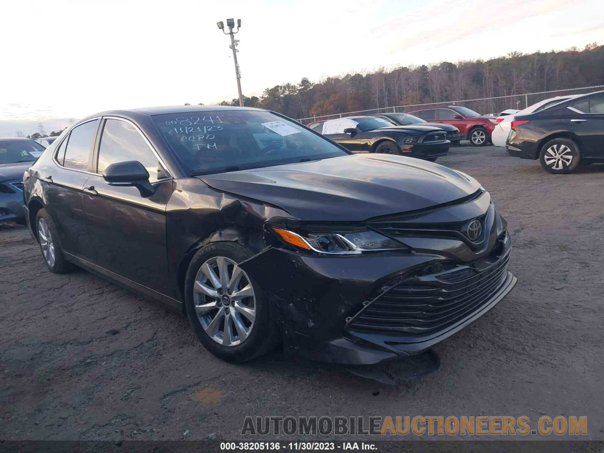 4T1B11HK6JU008241 TOYOTA CAMRY 2018