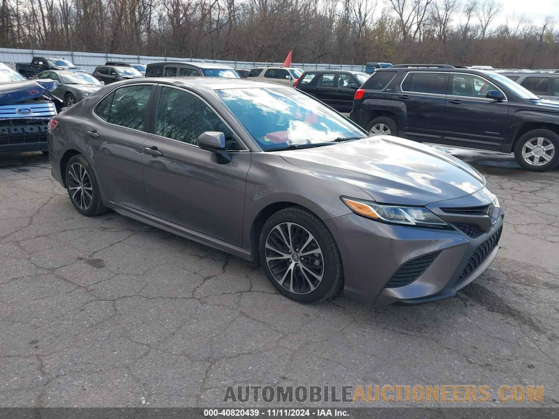 4T1B11HK6JU009230 TOYOTA CAMRY 2018