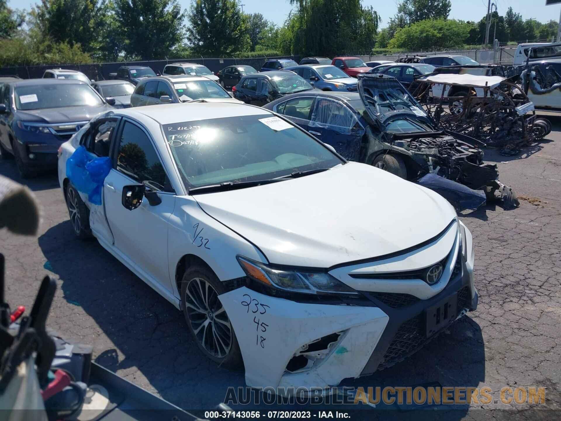 4T1B11HK6JU010684 TOYOTA CAMRY 2018