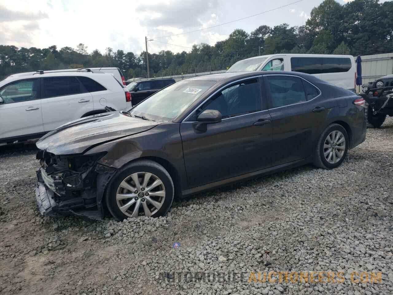 4T1B11HK6JU014914 TOYOTA CAMRY 2018