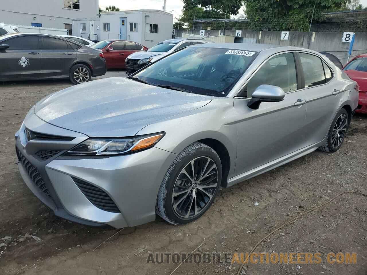 4T1B11HK6JU016422 TOYOTA CAMRY 2018