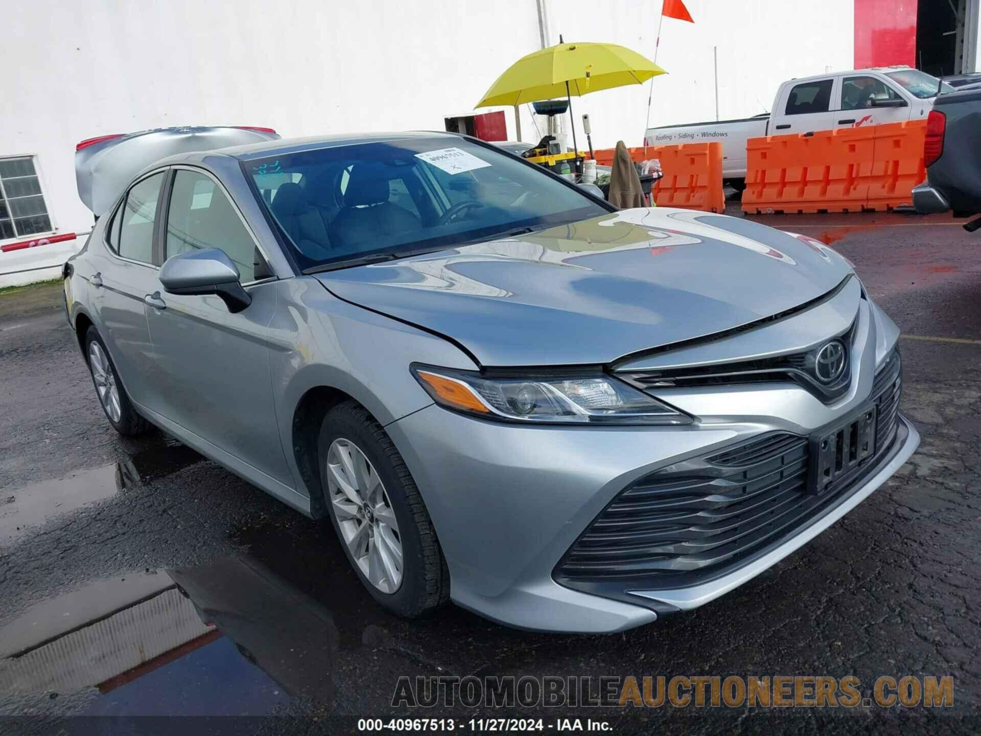 4T1B11HK6JU017988 TOYOTA CAMRY 2018