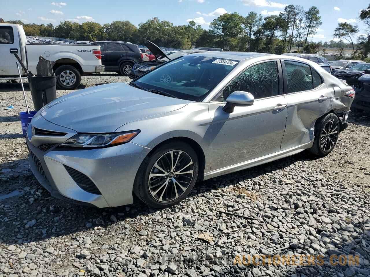 4T1B11HK6JU024973 TOYOTA CAMRY 2018