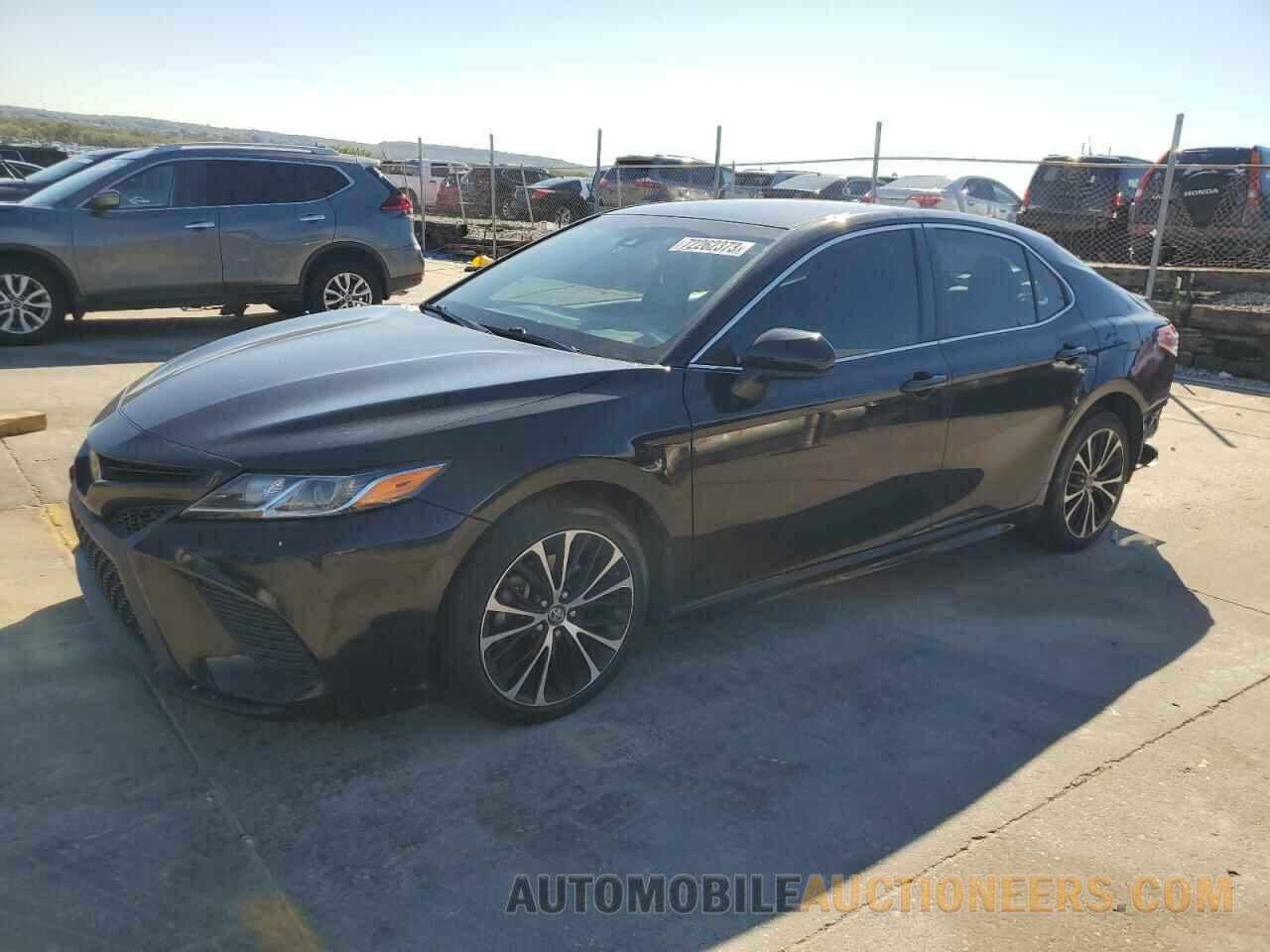 4T1B11HK6JU025041 TOYOTA CAMRY 2018