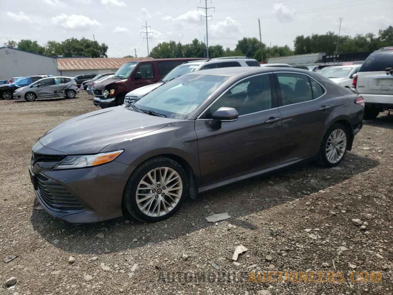 4T1B11HK6JU028795 TOYOTA CAMRY 2018