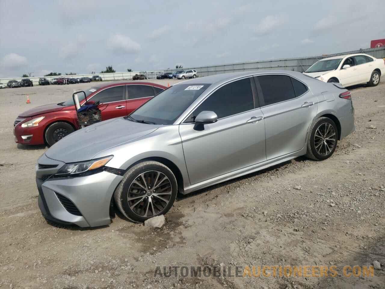 4T1B11HK6JU035147 TOYOTA CAMRY 2018