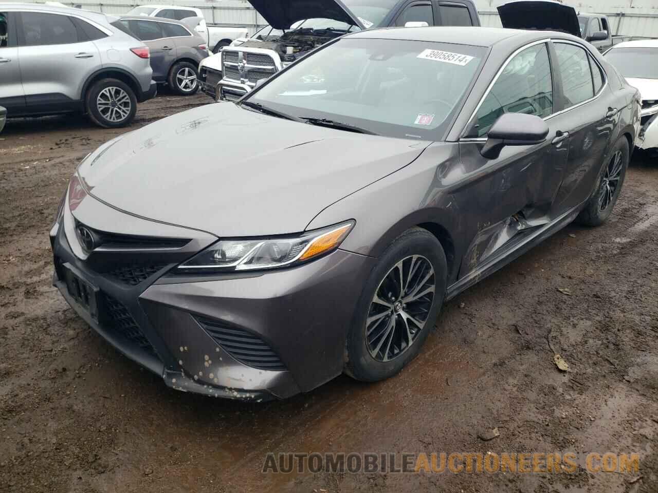 4T1B11HK6JU037528 TOYOTA CAMRY 2018