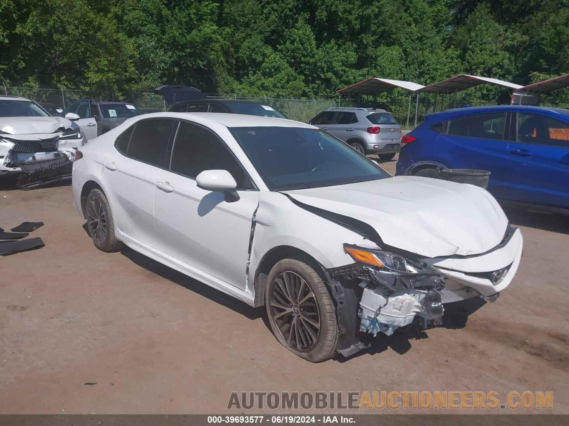 4T1B11HK6JU038694 TOYOTA CAMRY 2018