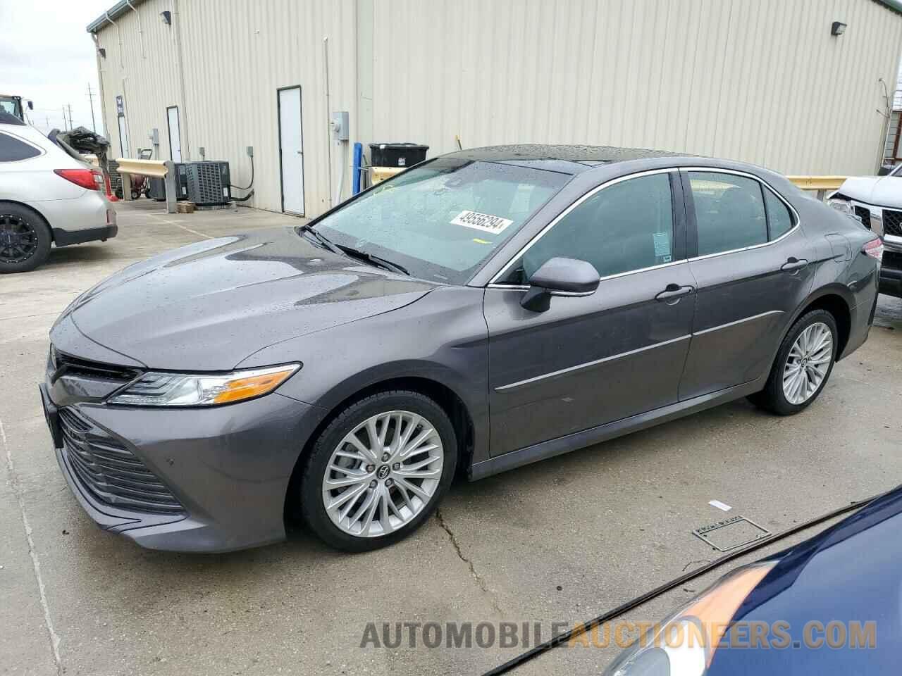 4T1B11HK6JU040641 TOYOTA CAMRY 2018