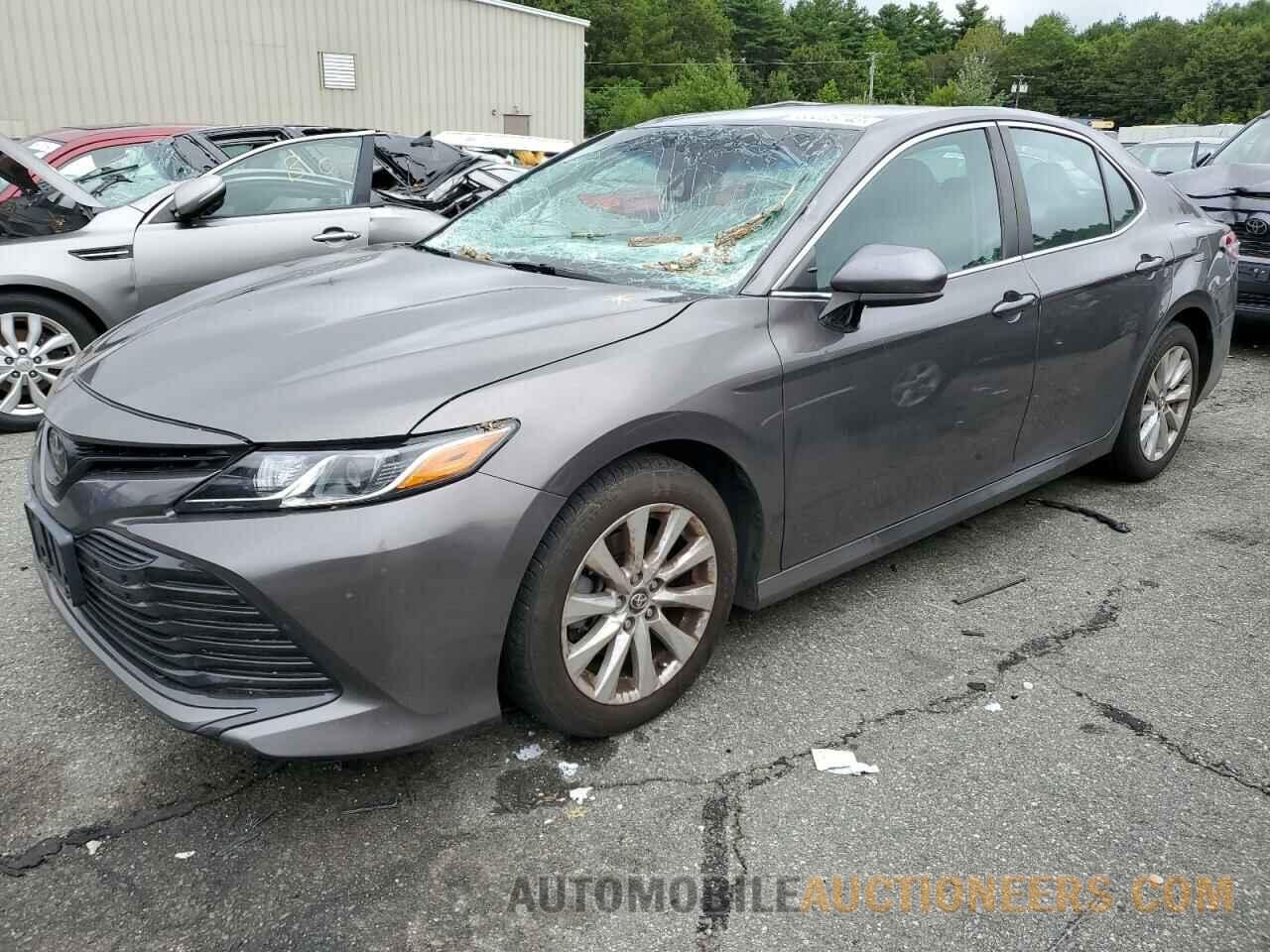 4T1B11HK6JU042180 TOYOTA CAMRY 2018