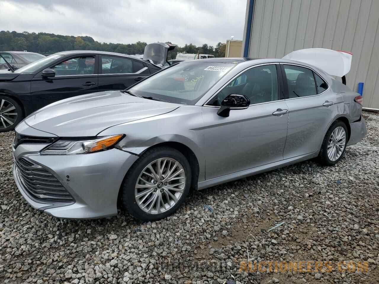 4T1B11HK6JU044298 TOYOTA CAMRY 2018