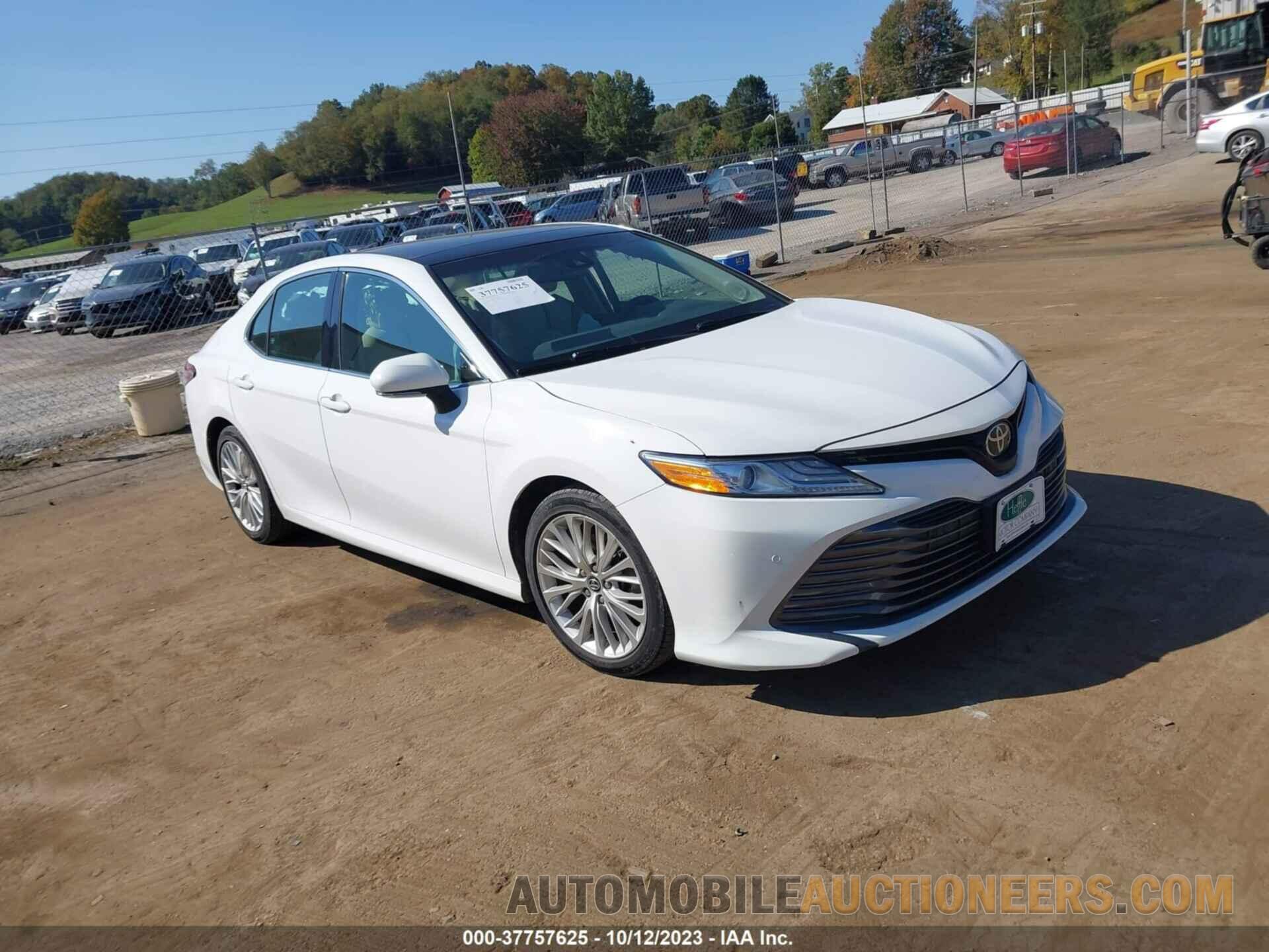 4T1B11HK6JU044494 TOYOTA CAMRY 2018