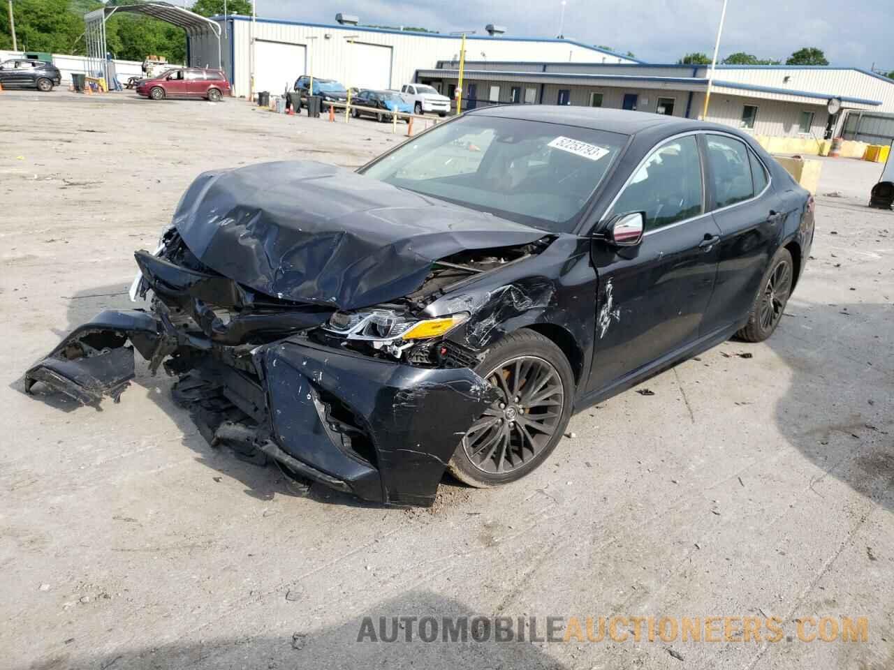 4T1B11HK6JU044575 TOYOTA CAMRY 2018