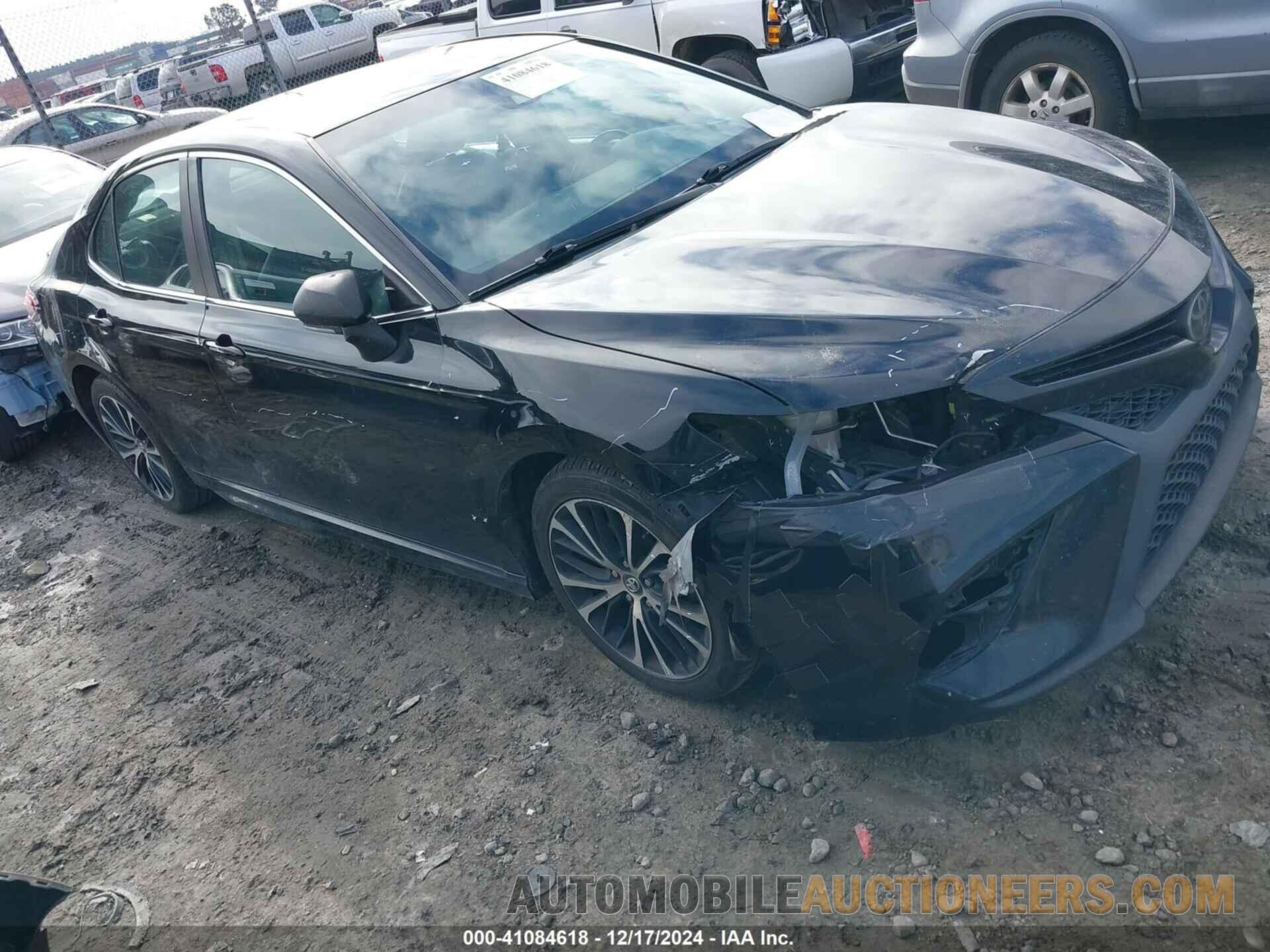 4T1B11HK6JU045614 TOYOTA CAMRY 2018