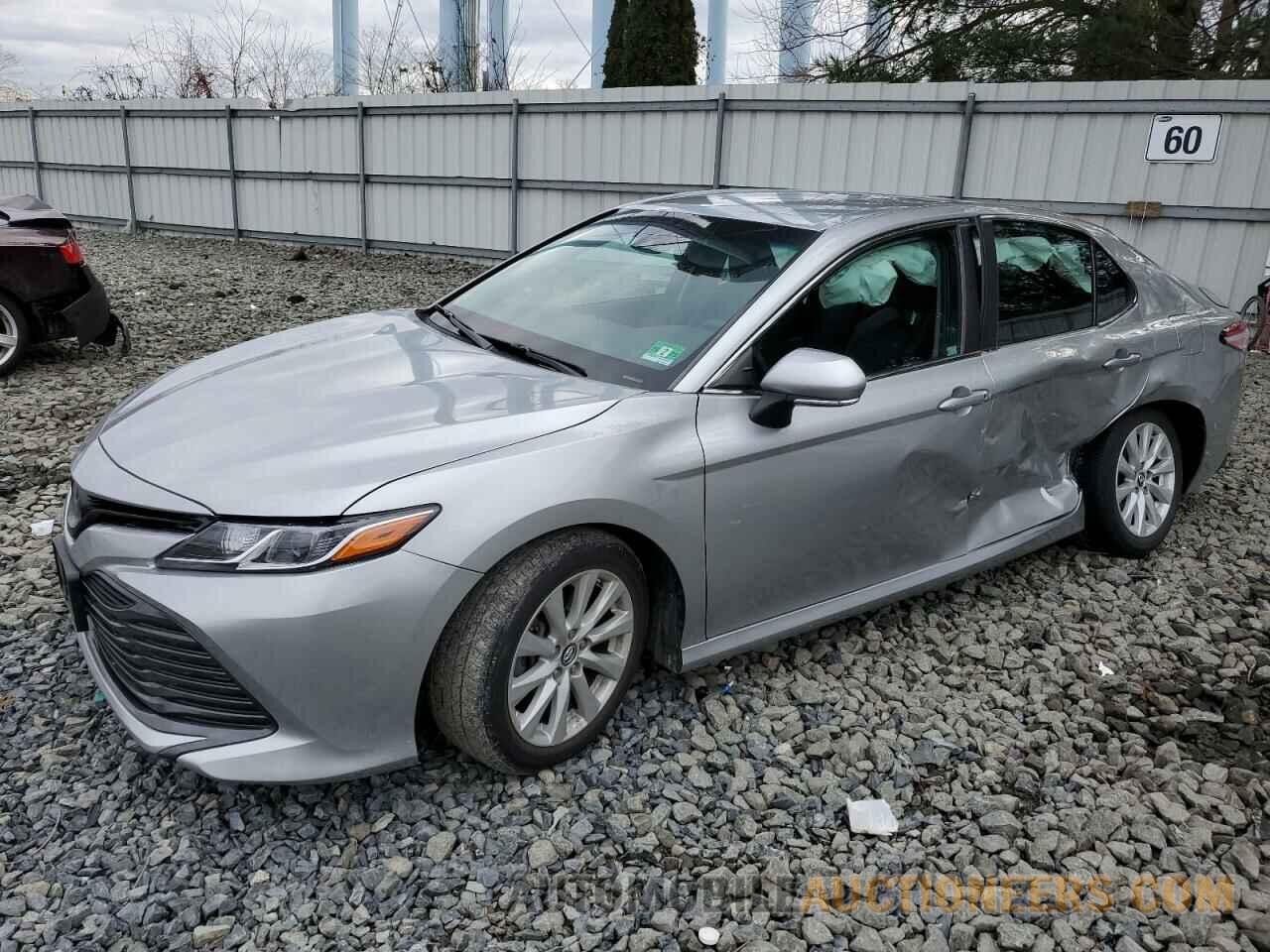 4T1B11HK6JU050747 TOYOTA CAMRY 2018