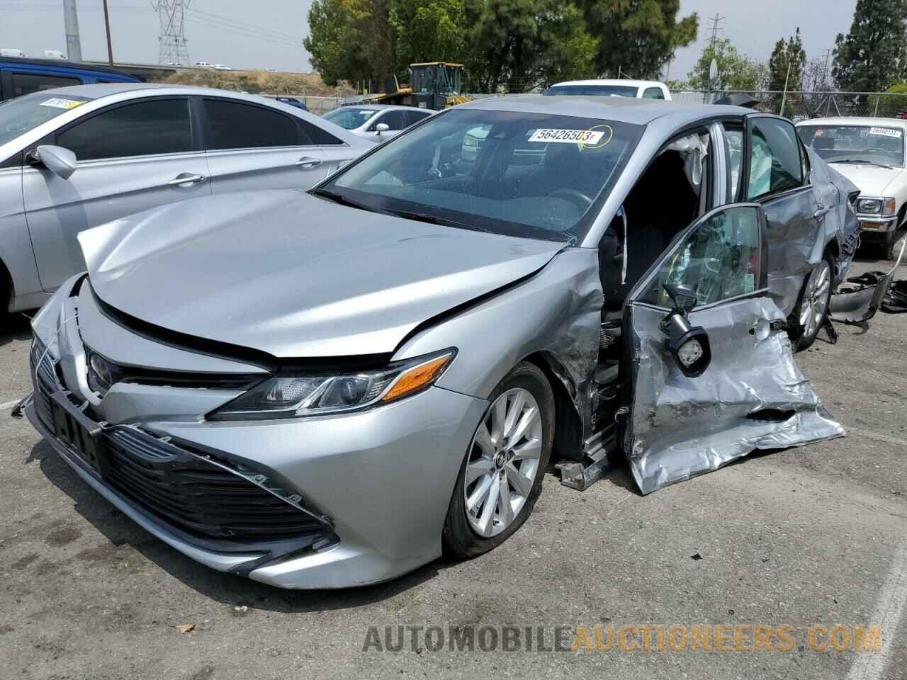 4T1B11HK6JU055916 TOYOTA CAMRY 2018