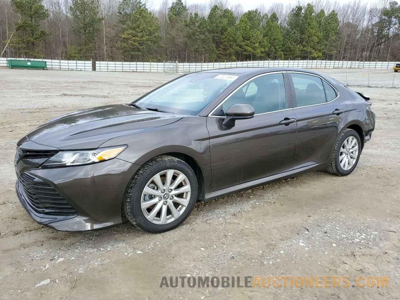 4T1B11HK6JU056256 TOYOTA CAMRY 2018