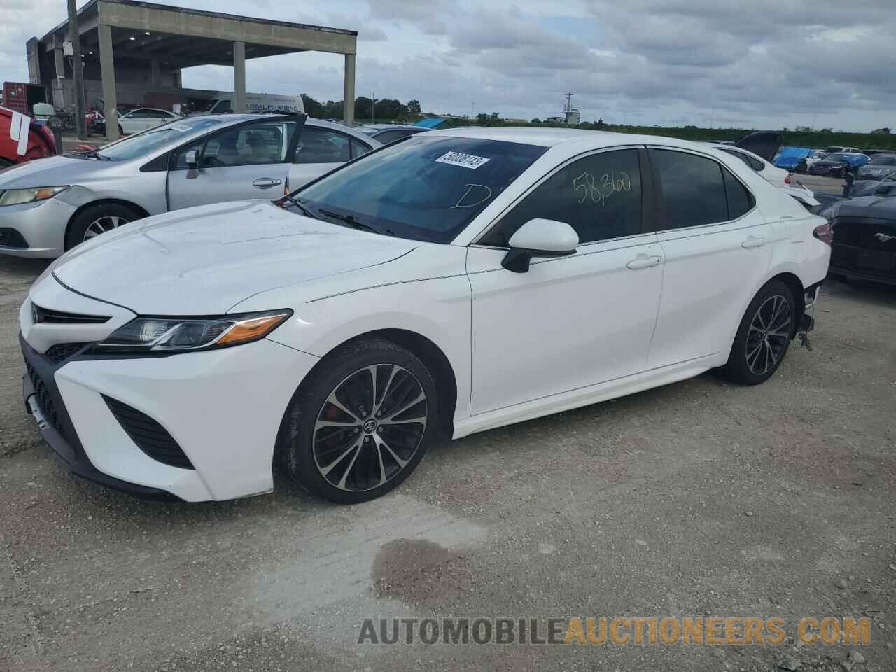 4T1B11HK6JU058539 TOYOTA CAMRY 2018