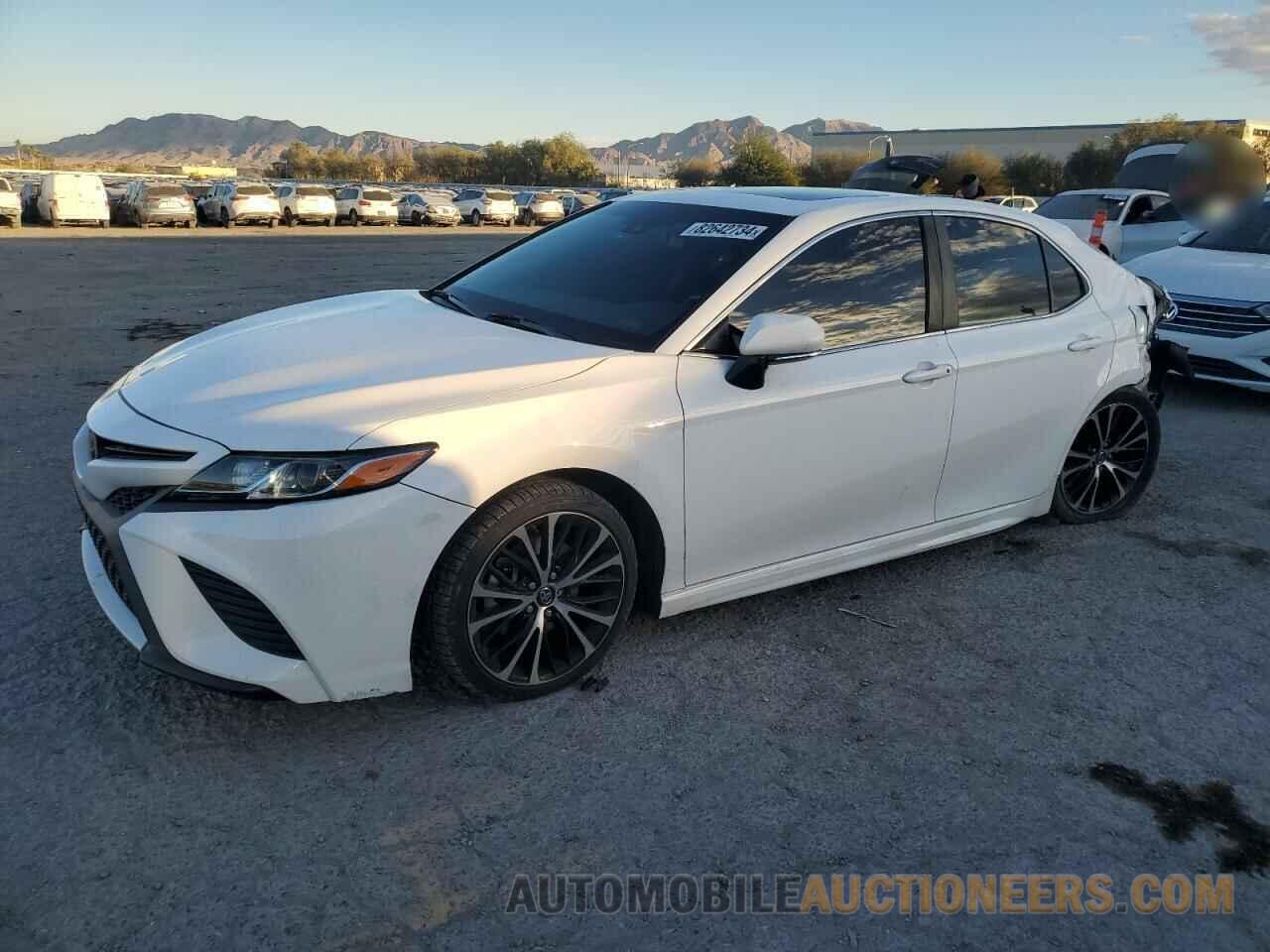 4T1B11HK6JU061926 TOYOTA CAMRY 2018