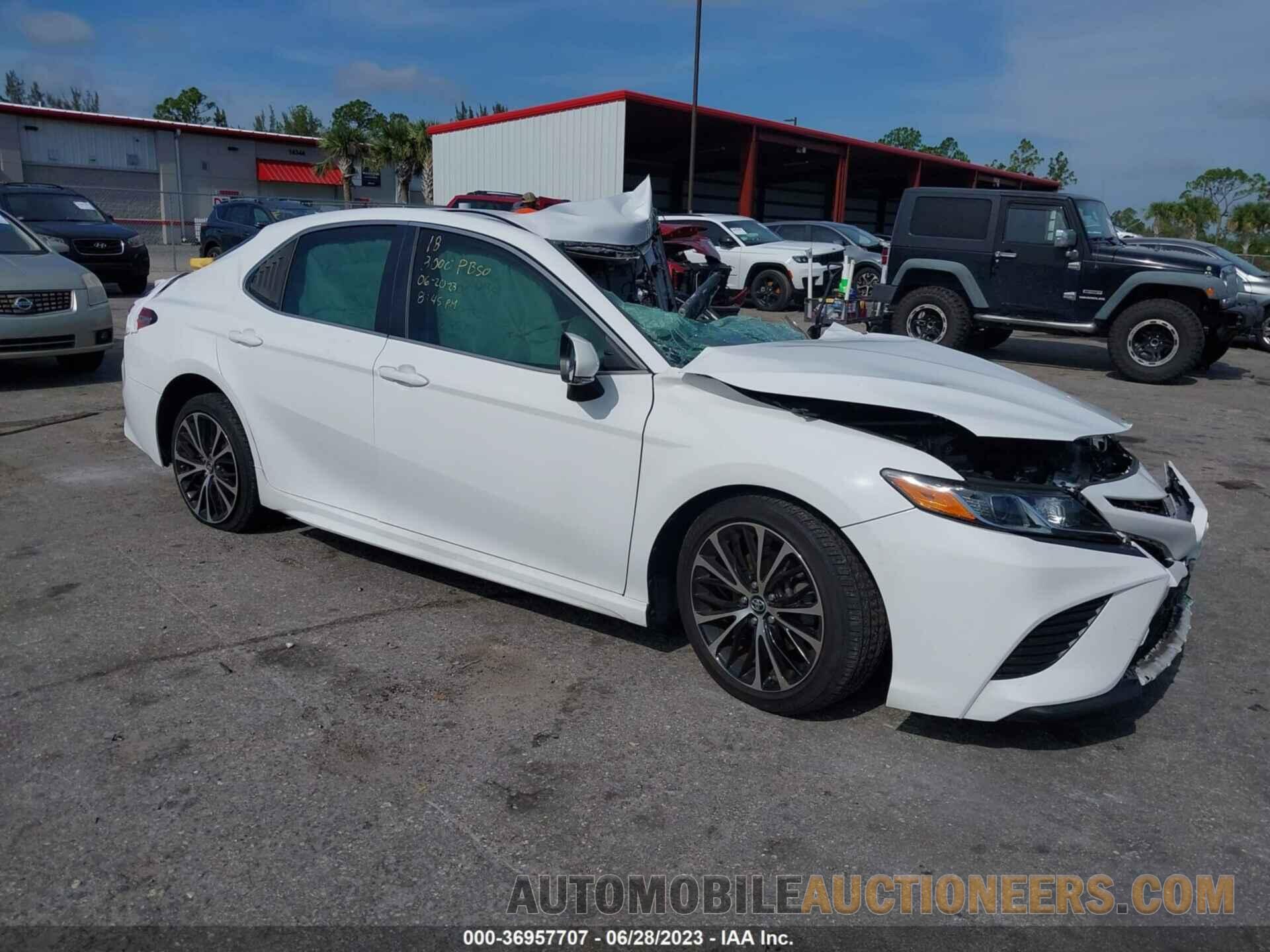 4T1B11HK6JU063000 TOYOTA CAMRY 2018