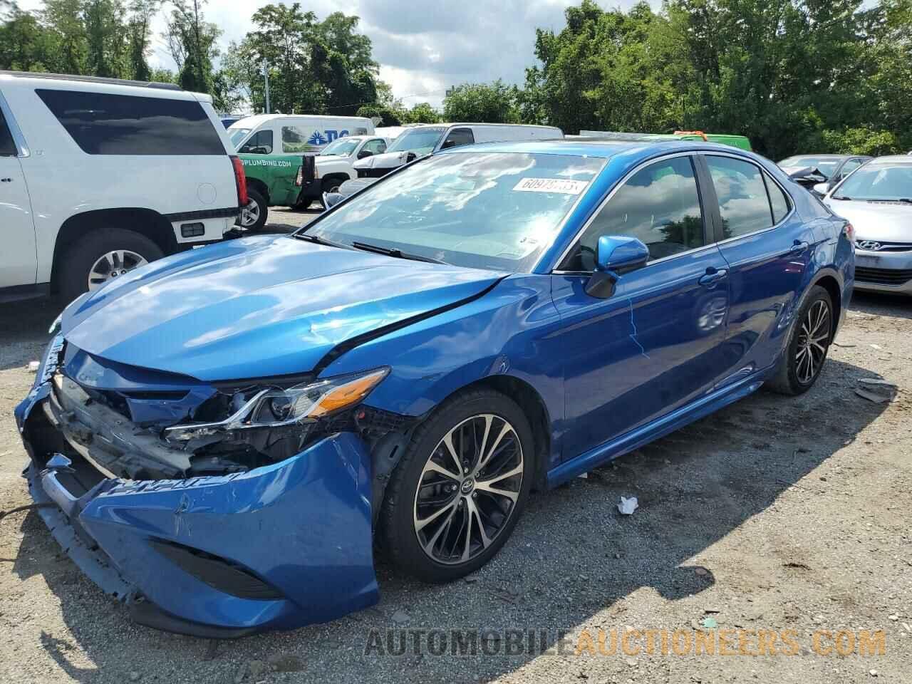 4T1B11HK6JU063918 TOYOTA CAMRY 2018